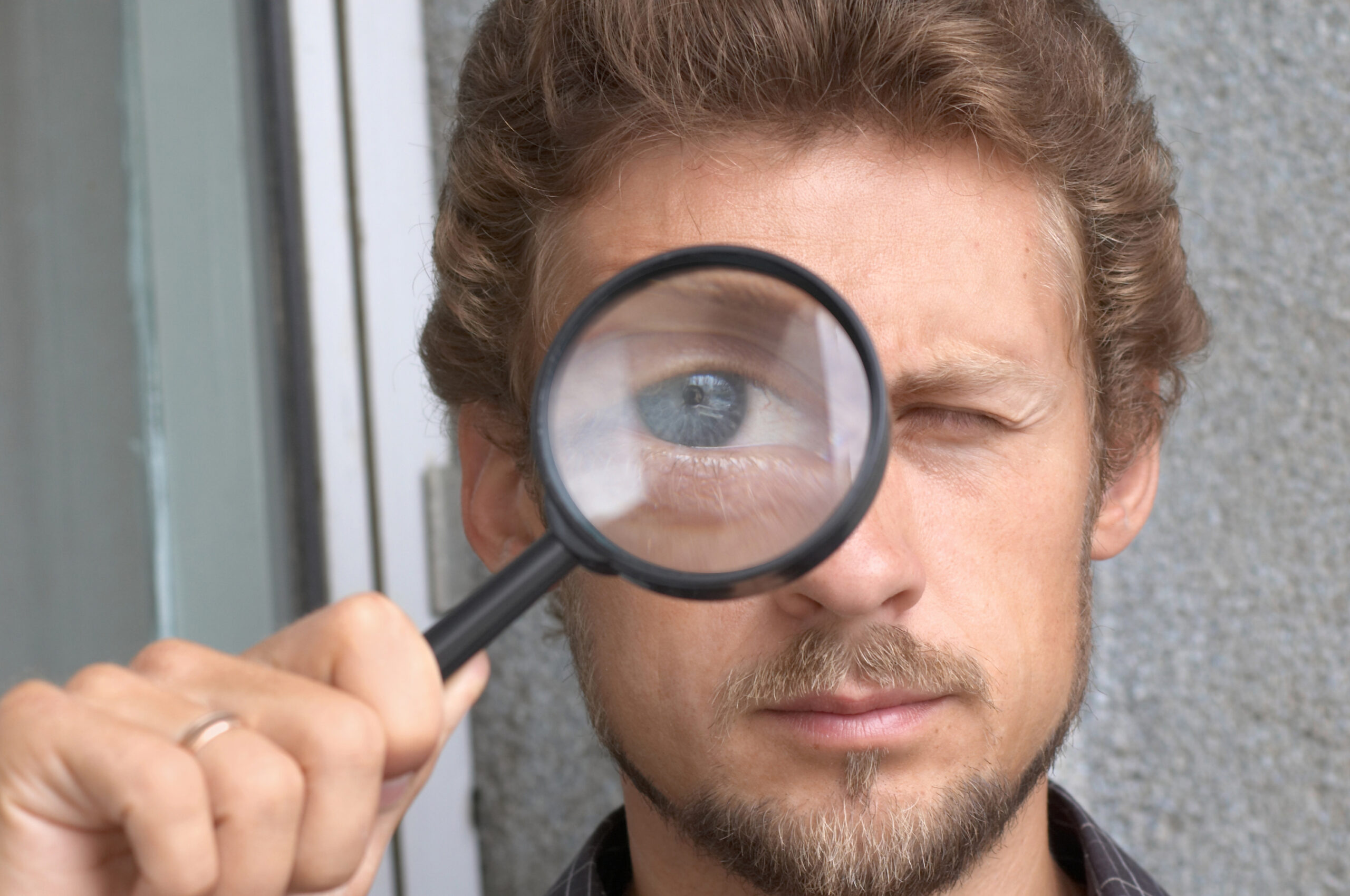 Looking-man