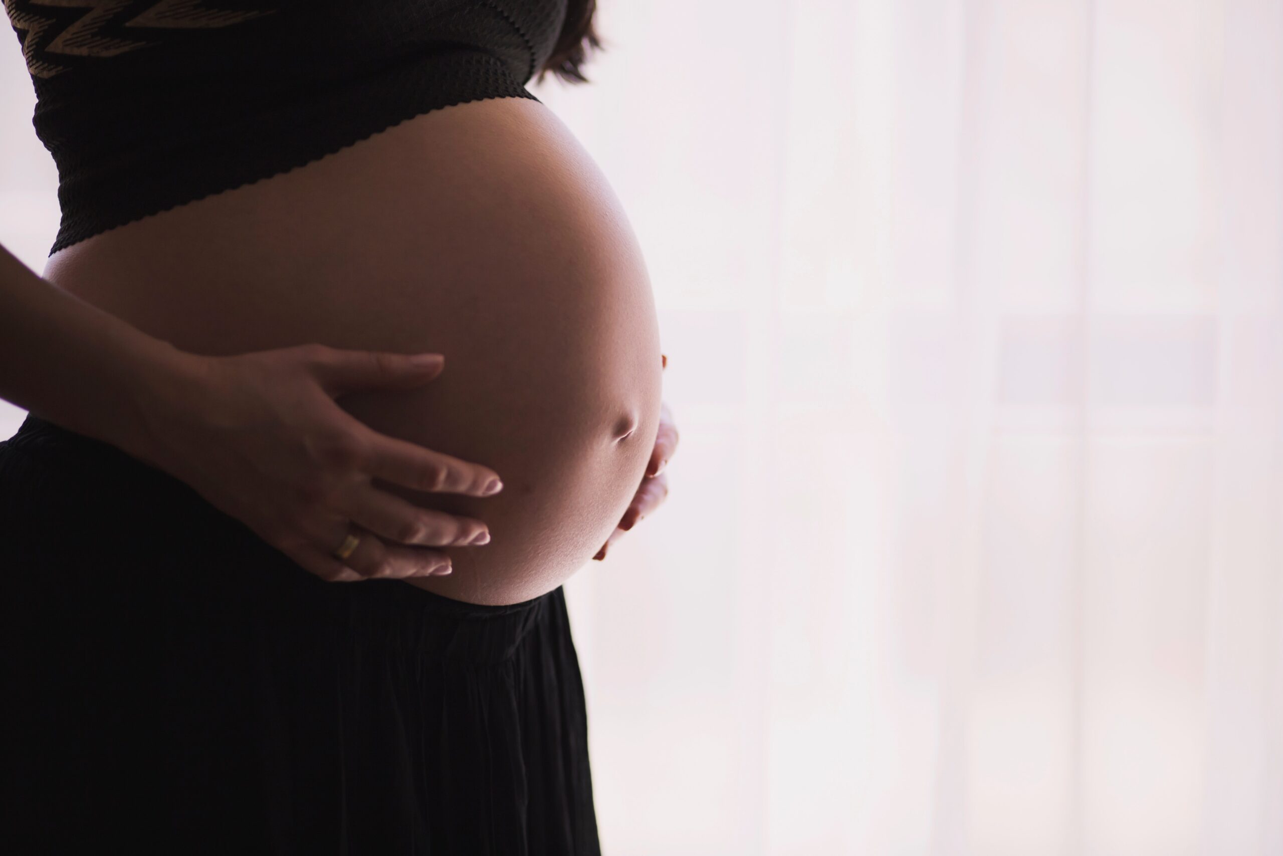 Pregnant-woman-in-black