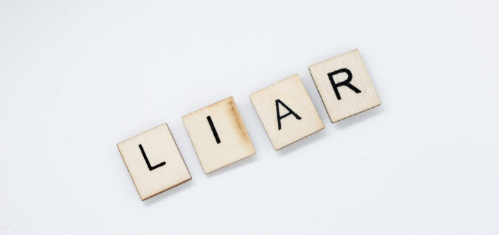 Liar-Wooden-Letters