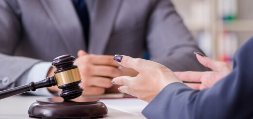 Lawyer-discussing