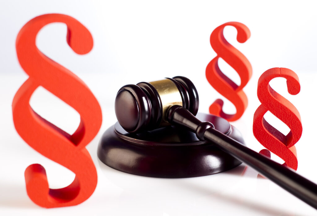 justice-scale-and-gavel-natural-colorful-tone