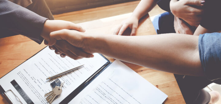 business-partnership-meeting-concept-image-businessmans-handshake-successful-businessmen-handshaking-after-good-deal-scaled